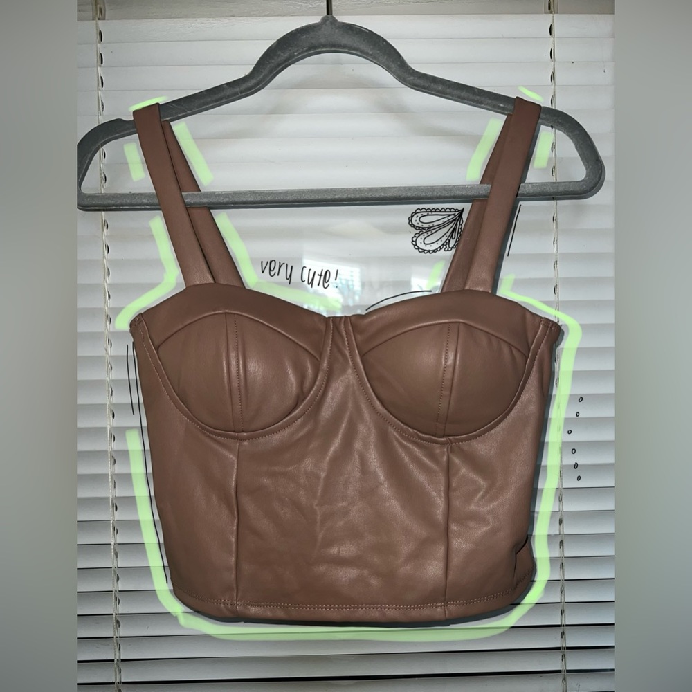 *NEW* Beige Crop Top